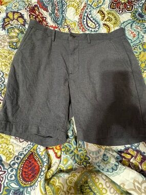 Amazon Essentials Men's Charcoal Flat Front Shorts